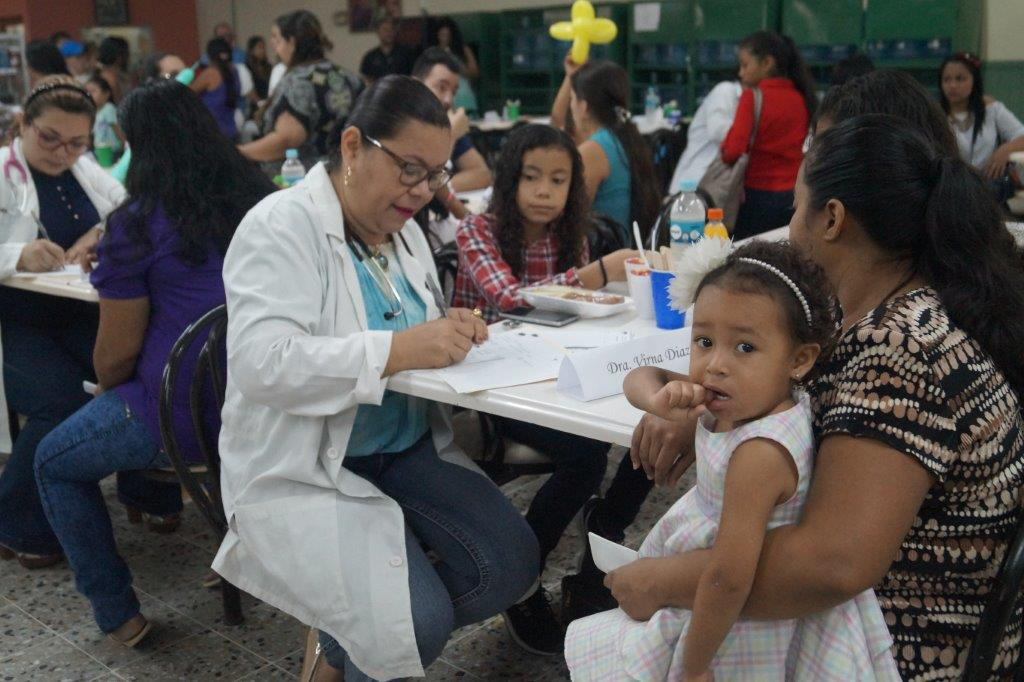 Jerzees Nuevo Día realiza feria de la Salud beneficiando a sus empleados y familiares