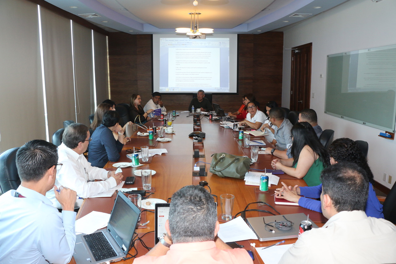 En la AHM realizan primera reunión de trabajo de la comisión nombrada por el ministro Ebal Díaz para identificar los problemas, causas y soluciones en la atención del IHSS