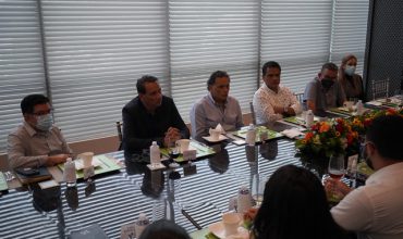 Representantes del BCH realizan recorrido en el sector maquilador