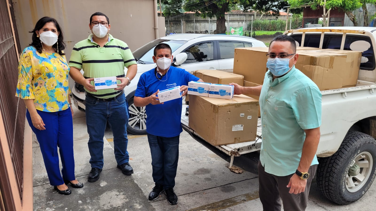 AHM y Red de sindicatos de trabajadores realizan donación de 20 mil mascarillas a la departamental de educación de Cortés