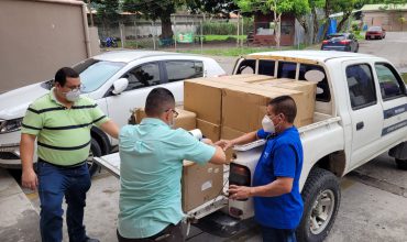 AHM y Red de sindicatos de trabajadores realizan donación de 20 mil mascarillas a la departamental de educación de Cortés