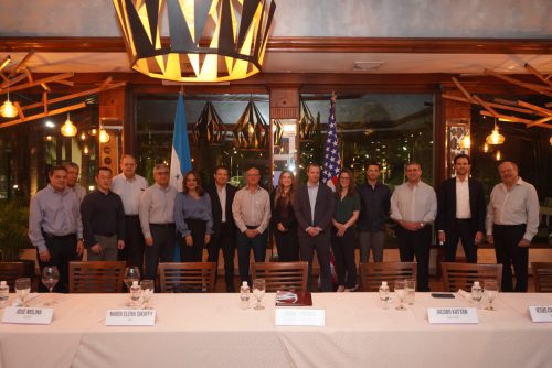 AHM recibe a Lindsey Zuluaga, Asesora Senior para Asuntos Económicos Globales de la Oficina Ejecutiva de la Vice Presidenta Kamala Harris y a su delegación.