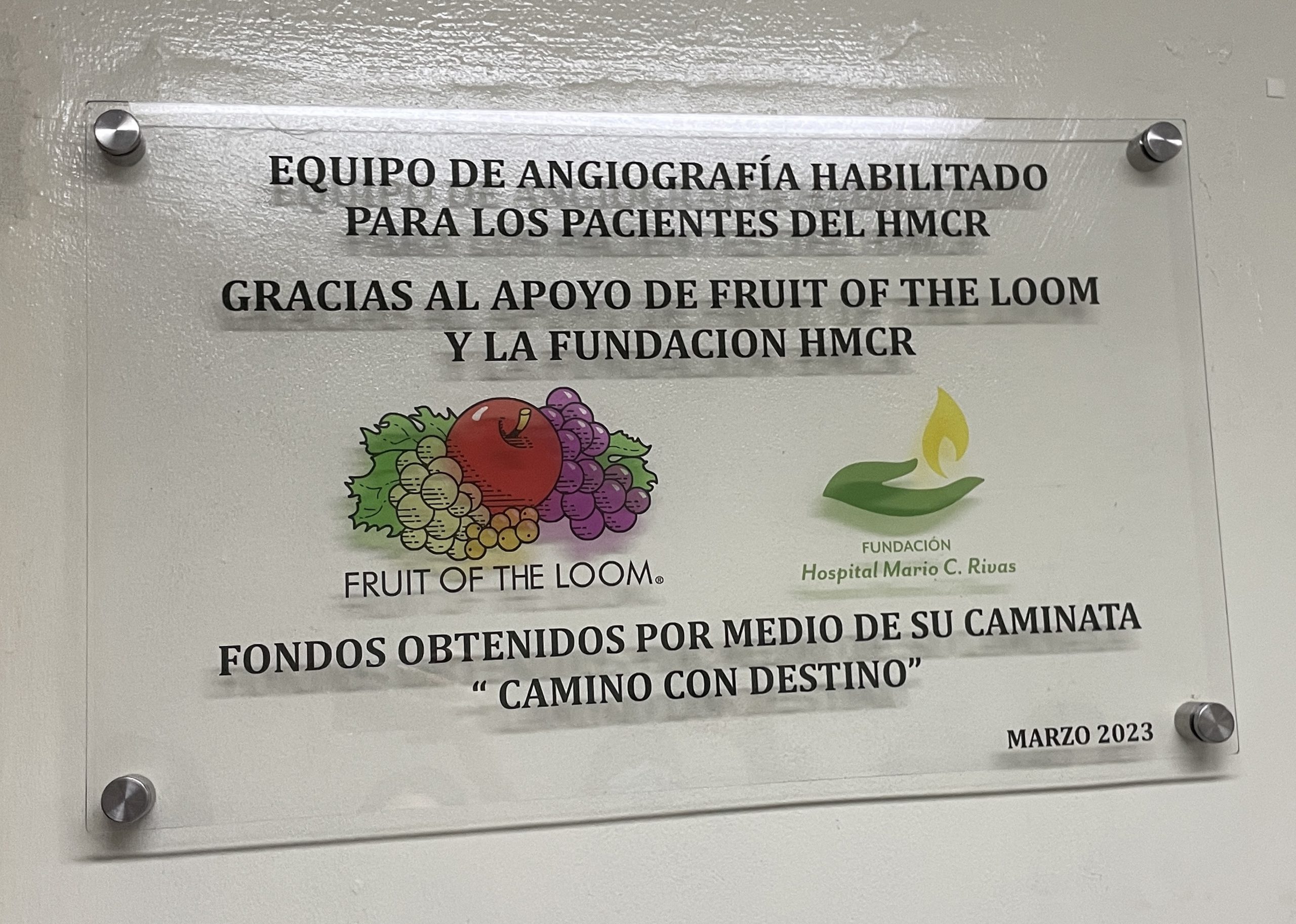 FRUIT OF THE LOOM REPARA EQUIPO DE ANGIOGRAFÍA EN HOSPITAL «MARIO C. RIVAS»