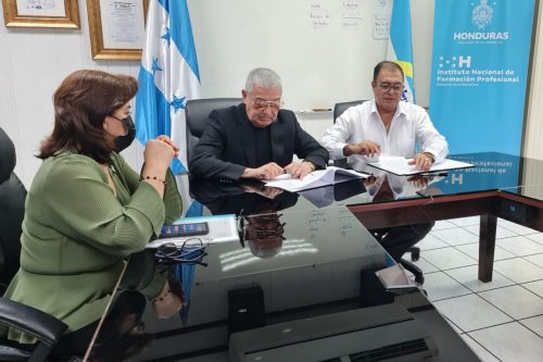 INFOP Y ASOCIACIÓN HONDUREÑA DE MAQUILADORES RENUEVAN CONVENIO PARA FORMAR A LA POBLACIÓN TRABAJADORA DEL SECTOR TEXTIL-MAQUILADOR