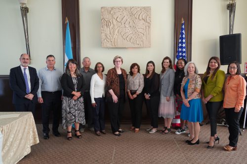 EMPRESARIOS, TRABAJADORES Y PERSONEROS DEL GOBIERNO DE ESTADOS UNIDOS PARTICIPAN EN CONVERSATORIO SOBRE EQUIDAD DE GÉNERO