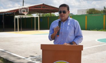 FRUIT OF THE LOOM SIGUE APOYANDO EDUCACIÓN DE LOS NINOS DE LA ESCUELA REPÚBLICA DE VENEZUELA