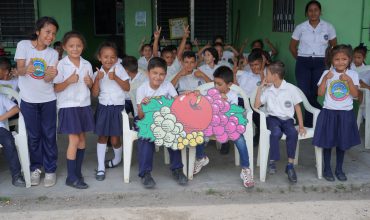 FRUIT OF THE LOOM SIGUE APOYANDO EDUCACIÓN DE LOS NINOS DE LA ESCUELA REPÚBLICA DE VENEZUELA
