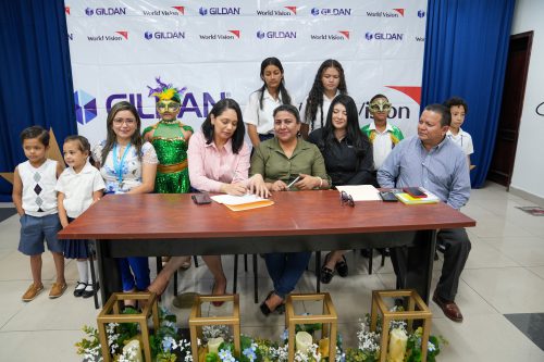 GILDAN Y WORLD VISION HONDURAS SE UNEN PARA FORTALECER LA EDUCACIÓN Y MEJORAR LA INFRAESTRUCTURA ESCOLAR EN CHOLOMA Y VILLANUEVA