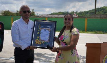 FRUIT OF THE LOOM SIGUE APOYANDO EDUCACIÓN DE LOS NINOS DE LA ESCUELA REPÚBLICA DE VENEZUELA