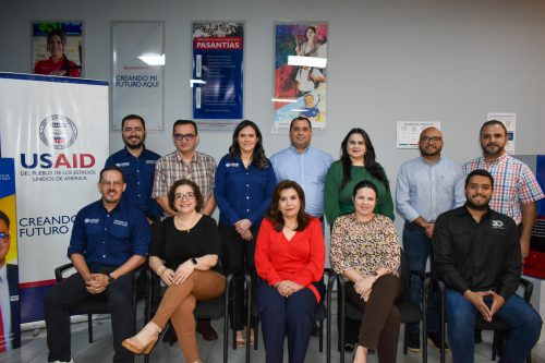 PROYECTO CREANDO MI FUTURO AQUÍ RECONOCE GESTIÓN DE LEAR HONDURAS Y AHM GENERANDO EMPLEO A CIENTOS DE JOVENES