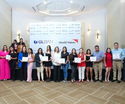 GILDAN GRADÚA A CASI 700 MUJERES DE SU PROGRAMA EMPODERA, JUNTO A WORLD VISION HONDURAS