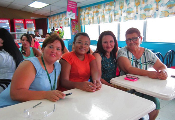 TRC Honduras rinde homenaje de afecto a todas sus madres trabajadoras