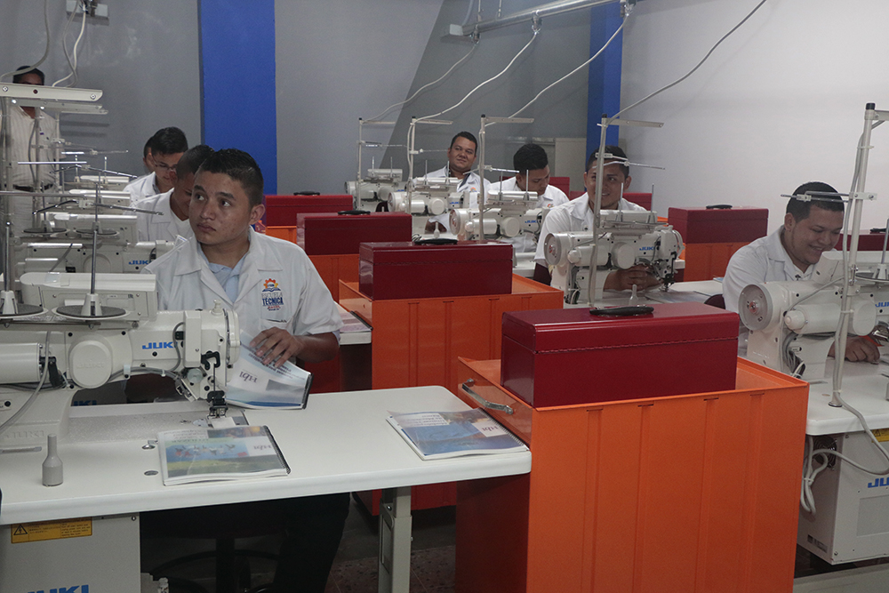 HanesBrands abre segunda Escuela de Mecánicos de Manufactura en Honduras