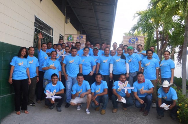 Voluntariado de Astro Cartón visita vivero Santa Ana de San Pedro Sula