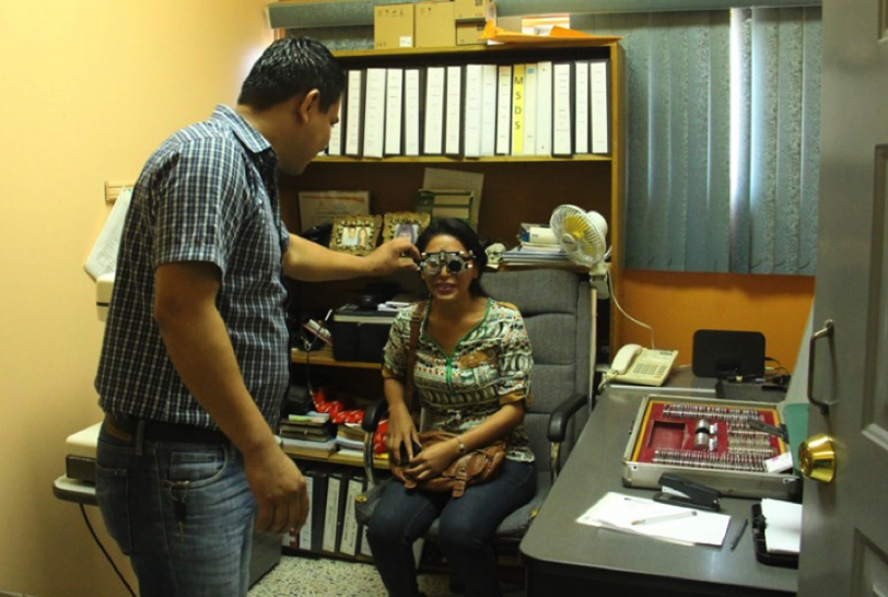 Empleados de Garan San José reciben atención médica en Feria de la Salud