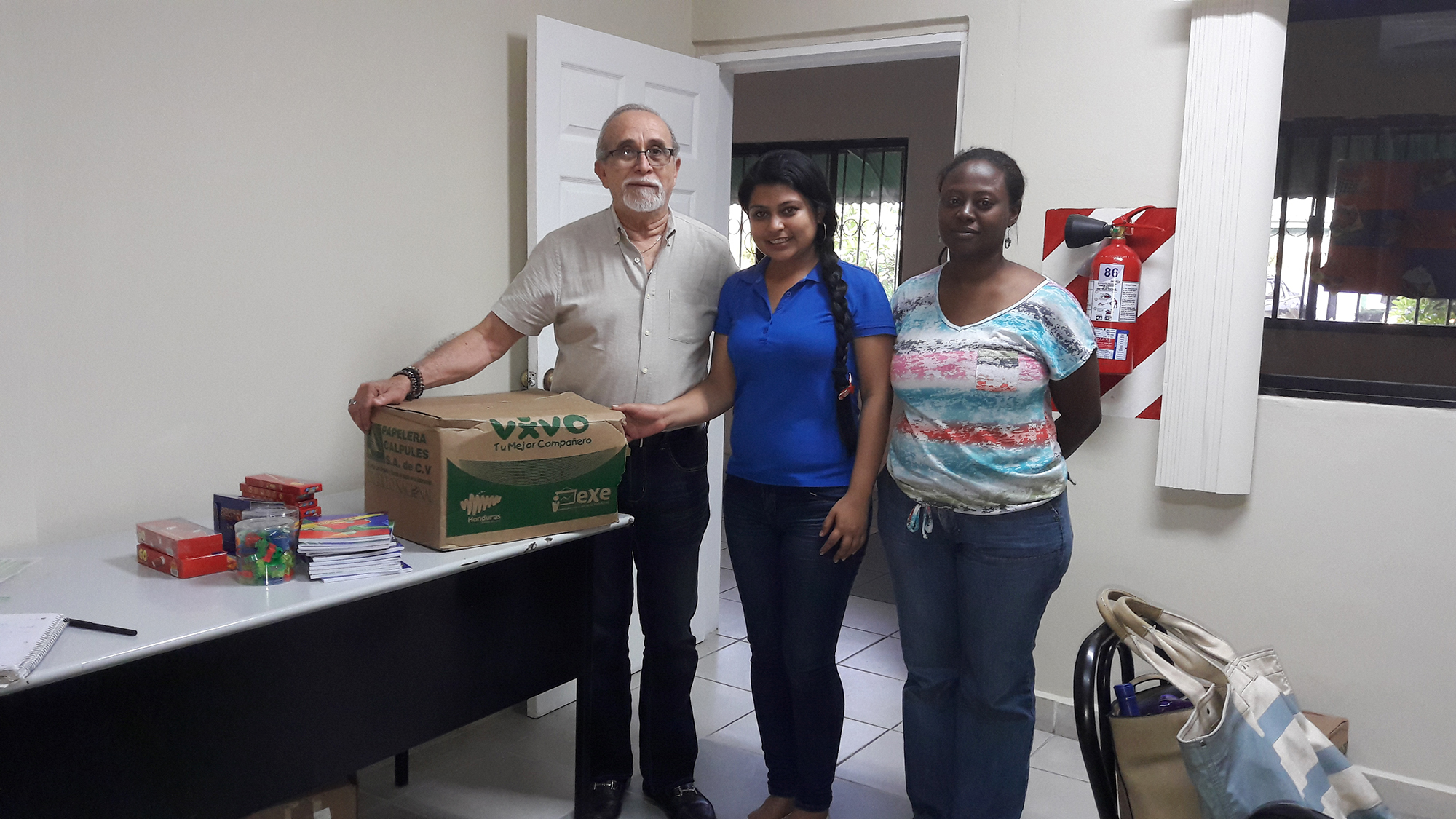INVEX dona útiles escolares a escuela “Mari Lu” de Río Blanquito, Choloma