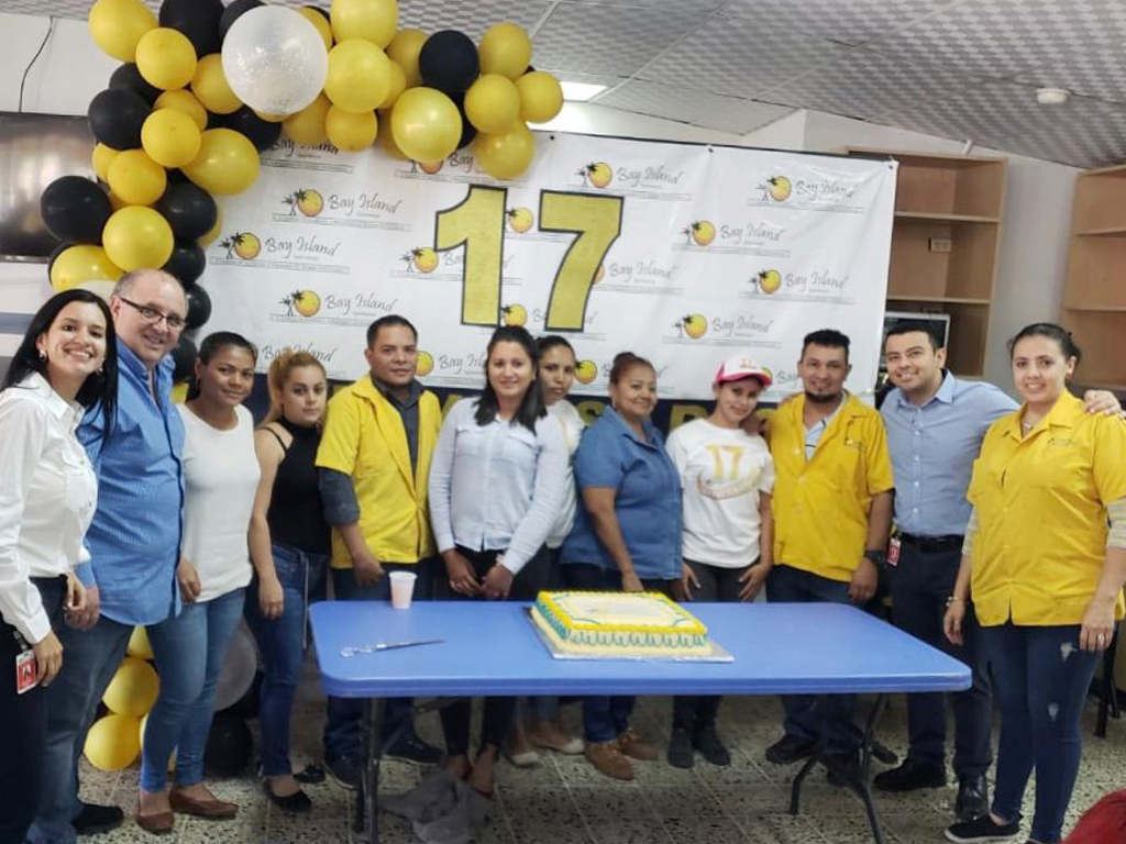 BAY ISLAND SPORTSWEAR CUMPLE 17 AÑOS EN HONDURAS