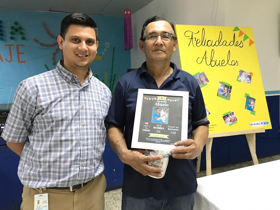 EN STRETCHLINE CELEBRAN EL DÍA DEL ABUELO