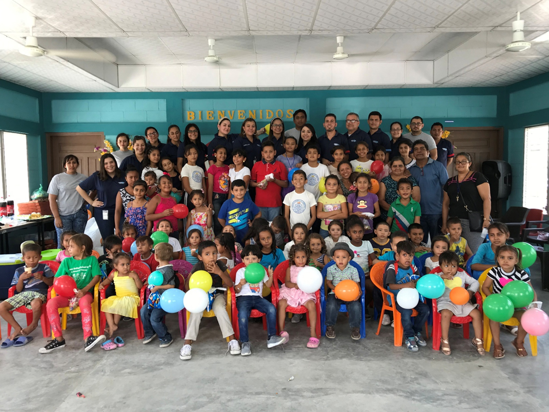 VOLUNTARIADO DE STRETCHLINE CELEBRA EL DÍA DEL NIÑO