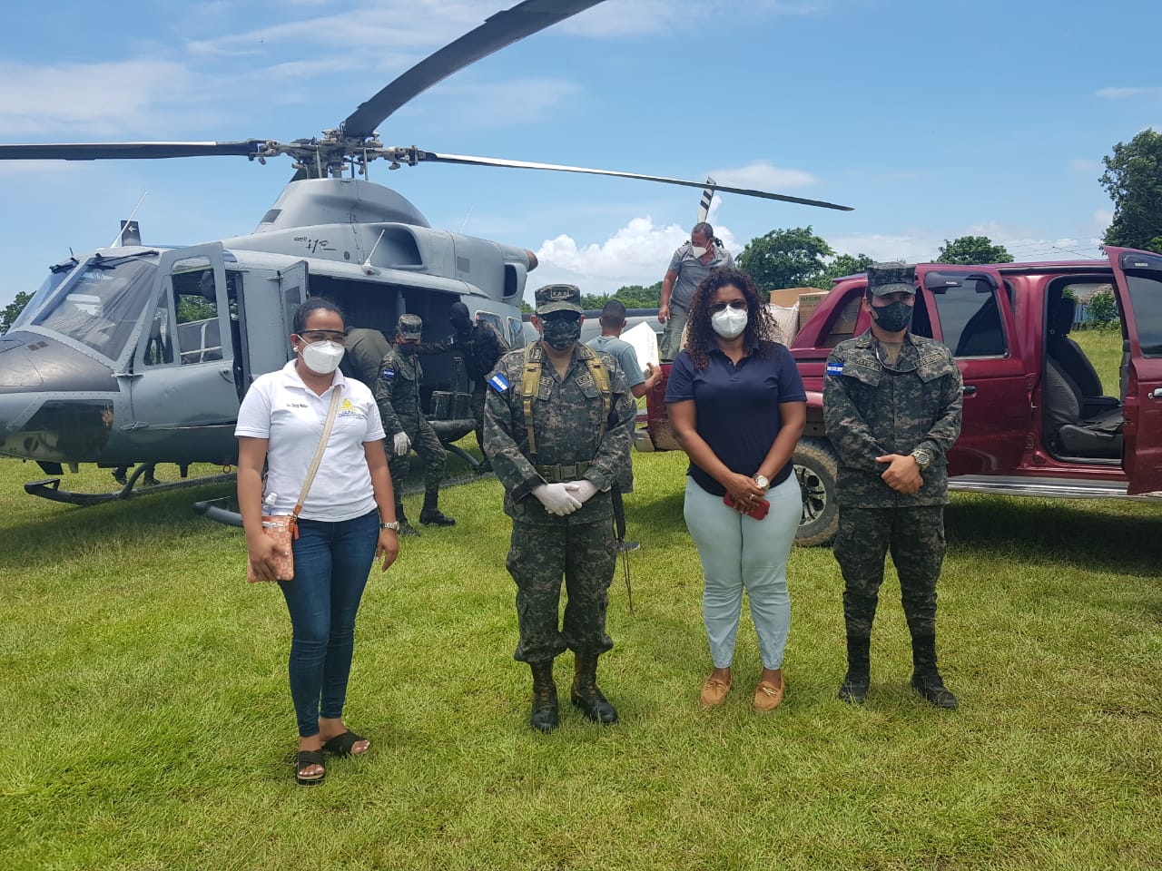 Médicos de Brus Laguna, en La Mosquitia, reciben donación de AHM e ICCE