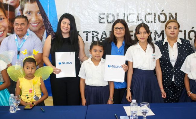 GILDAN DONARÁ USD $250,000 A WORLD VISION HONDURAS PARA APOYAR LA IMPLEMENTACIÓN CONTINUA DEL PROGRAMA DE EDUCACIÓN Y TRANSFORMACIÓN DE LA NIÑEZ (ETN) EN HONDURAS