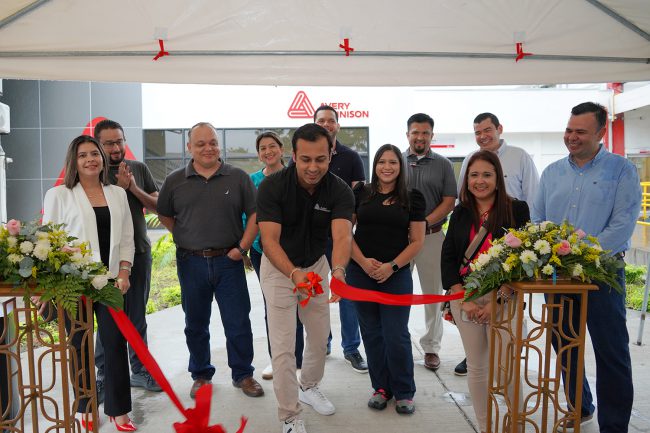 AVERY DENNISON RENUEVA SUS OFICINAS ADMINISTRATIVAS