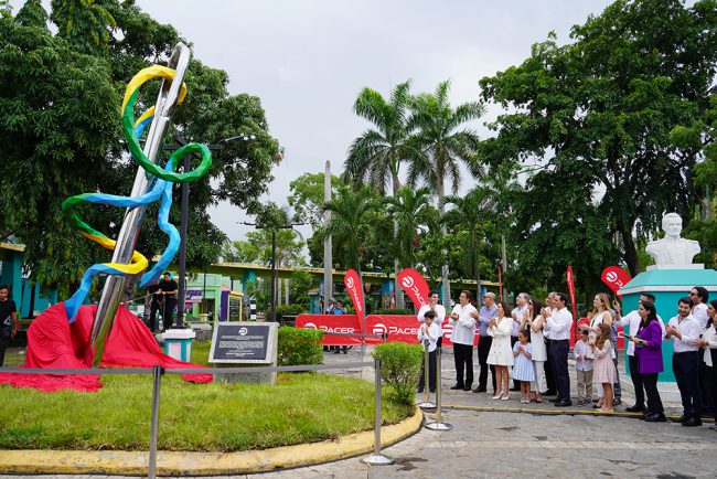PACER ERIGE MONUMENTO EN HONOR AL TALENTO Y MANO DE OBRA HONDUREÑA