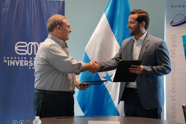 CNI Y AHM SUSCRIBEN CONVENIO PARA FORTALECER LA INVERSIÓN EN LA INDUSTRIA TEXTIL-MAQUILADORA