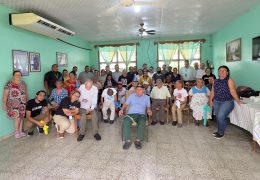 DEL MAR: UN ENCUENTRO CON LA TERNURA Y LA MEMORIA EN HOGAR DE ANCIANOS SAN VICENTE DE PAÚL
